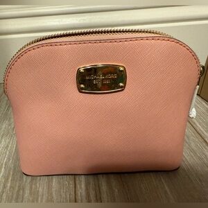 MICHAEL MICHAEL KORS CINDY TRAVEL POUCH